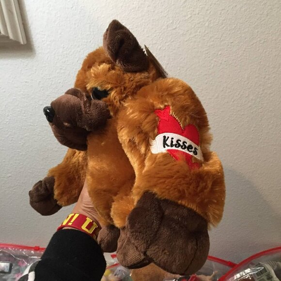 Kisses Valentines Dog Plush - Picture 9 of 10
